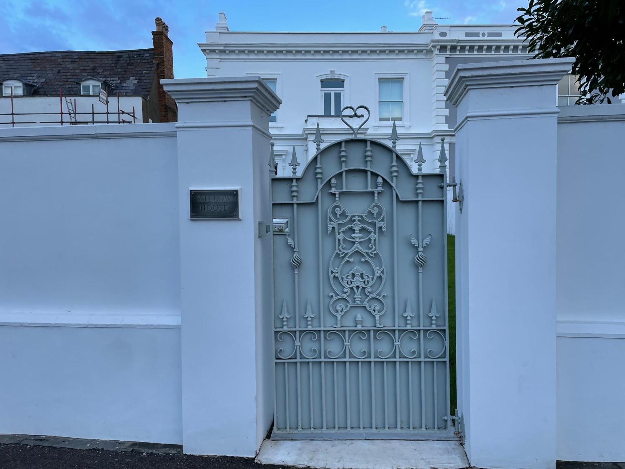 Willow House, Georgian Property In 谢珀顿 外观 照片