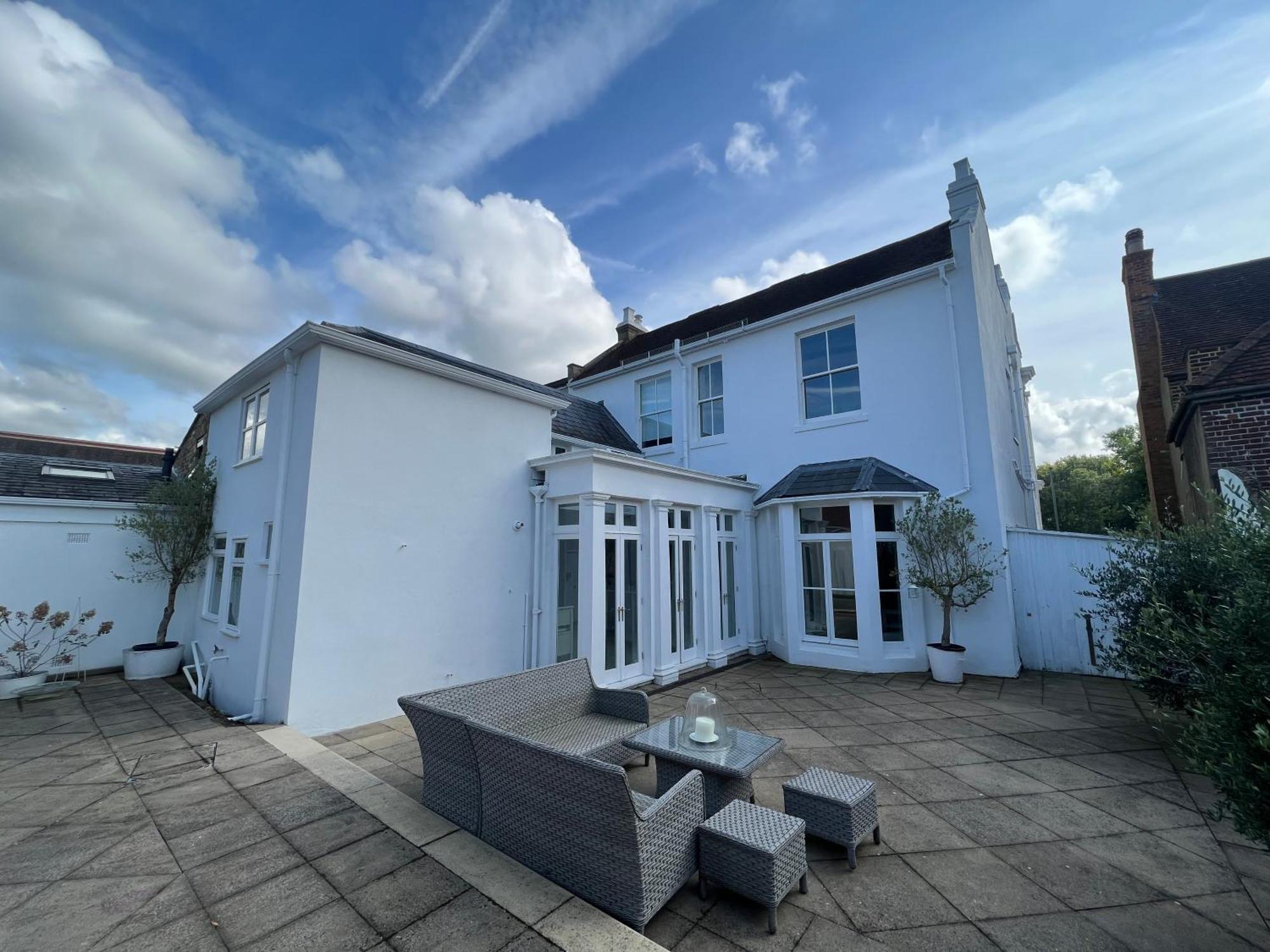 Willow House, Georgian Property In 谢珀顿 外观 照片